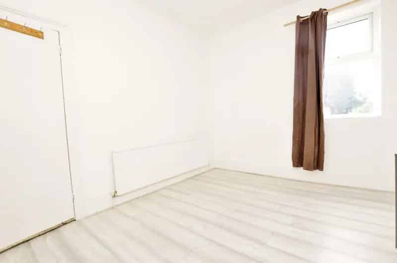 3 Bedroom Flat To Let Near Plaistow and Canning Town