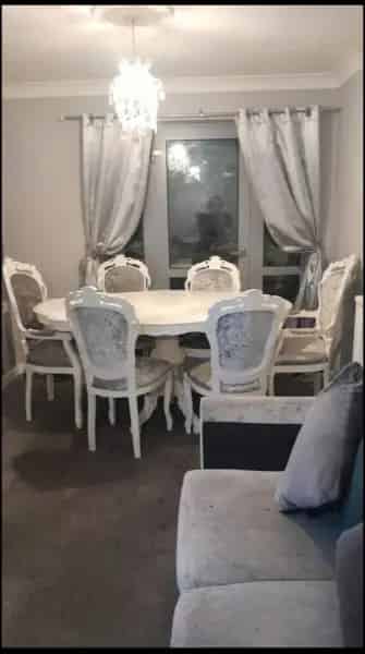 Spacious Flat near Shops and Town Centre