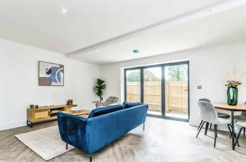 Luxury Apartments & Houses in Sanderstead Near Purley Oaks Station