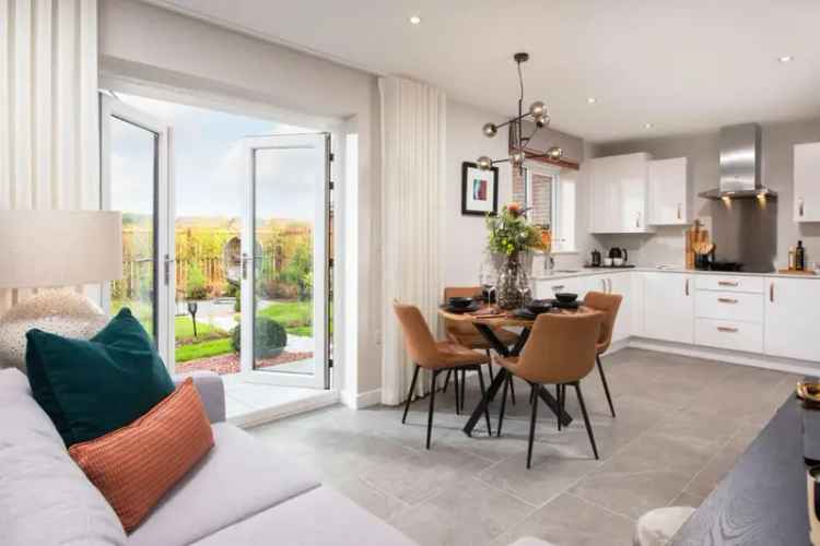 3 Bedroom Detached House For Sale Near Town Centre