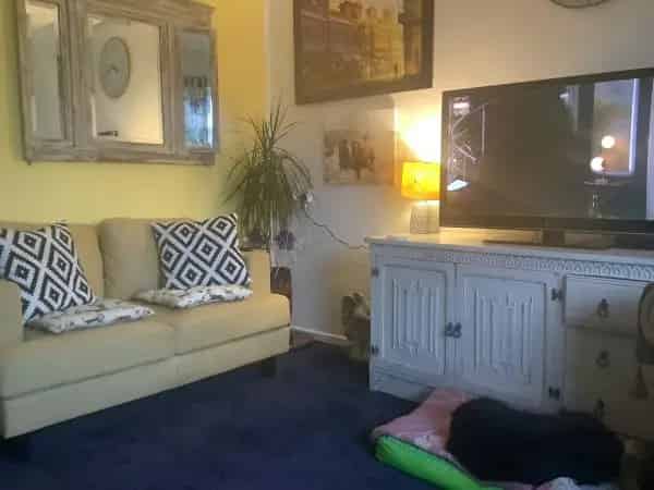 One Bed First Floor Flat Newly Decorated