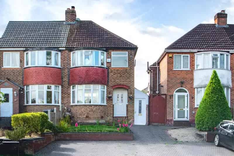 3 Bedroom Semi-Detached House For Sale