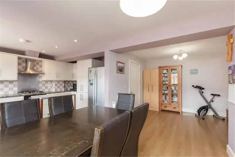 3 Bed House Gilmerton 2 Reception Rooms