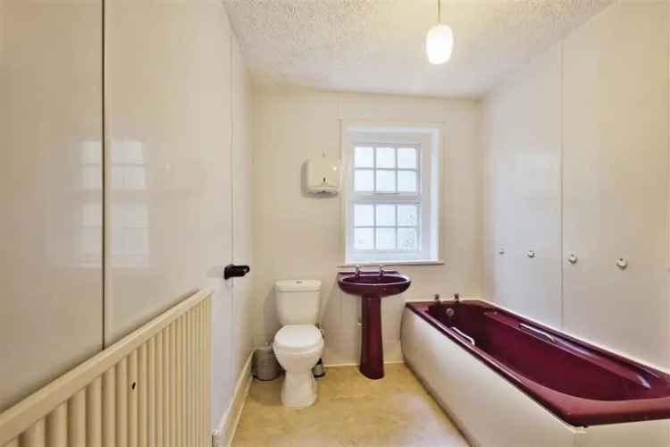 10-Bedroom Detached Property with Self Contained Flat - Vacant Possession