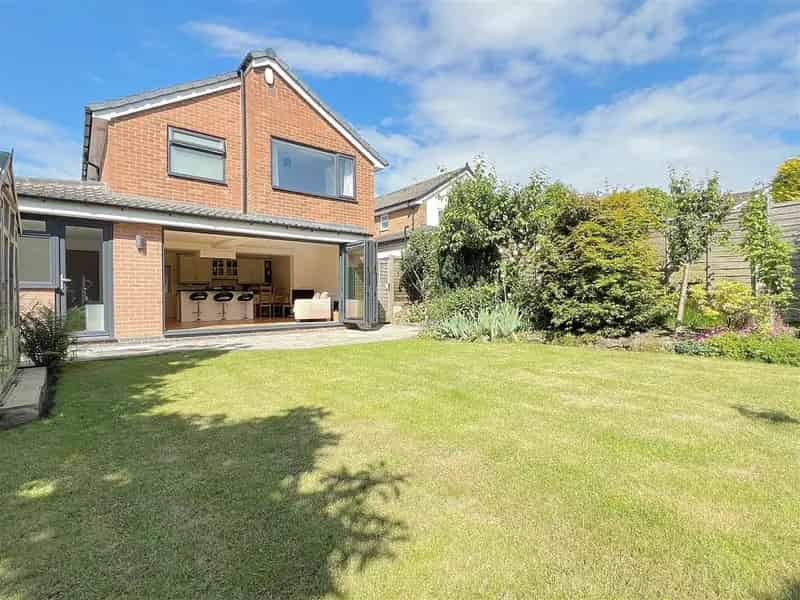 4 Bedroom Detached House to Rent Near Outstanding Primary School