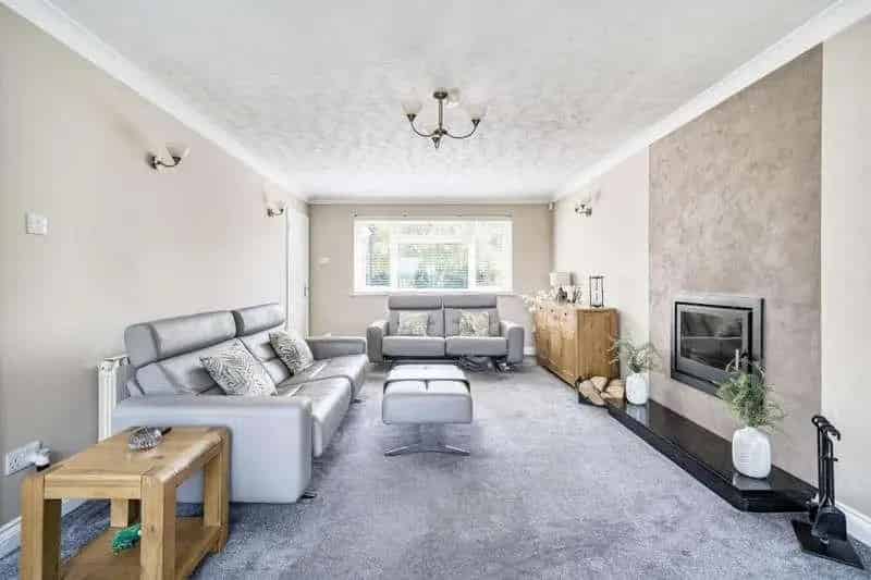 5 Bed Detached House for Sale