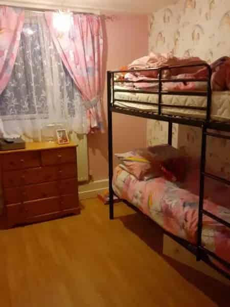 3 Bed Maisonette Near Train Station Family Home