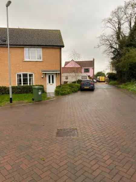 Two Bed Semi Detached House Quiet Area