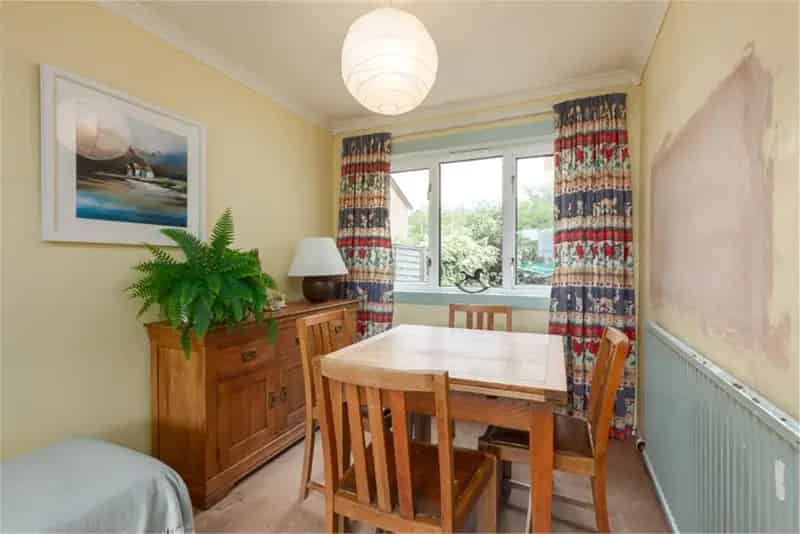 4 Bed Semi-Detached House Requiring Modernisation