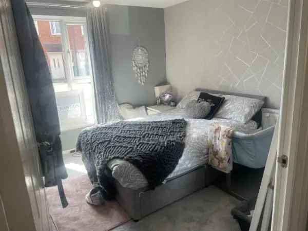 Flat For Rent in Coventry, England