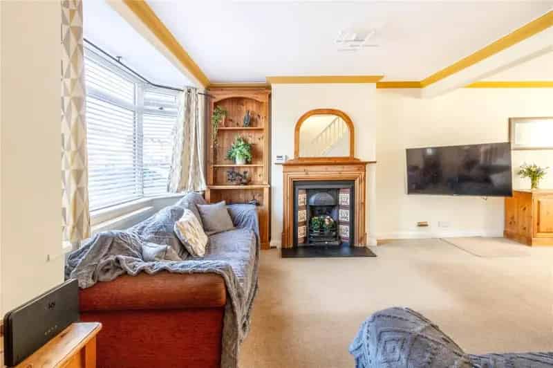4 Bedroom Semi-Detached House for Sale Headley Park