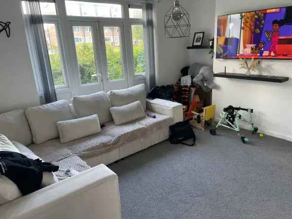 Flat For Rent in Sheffield, England