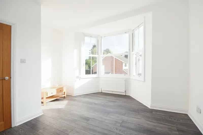 Brentwood Victorian Conversion Apartment Two Bedrooms Near Station