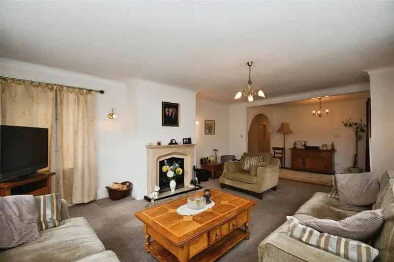 3 bedroom detached bungalow for sale