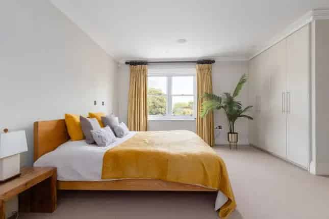 5 Bedroom House for Sale in Blackheath
