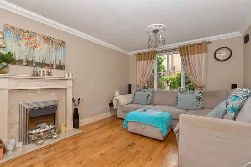 4 Bedroom Detached House For Sale Near Schools