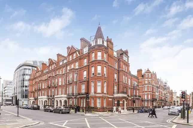 Flat for Sale Park Street London W1K One Bedroom Apartment