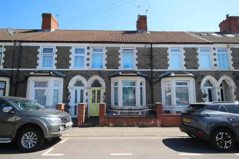 3 bedroom terraced house for sale