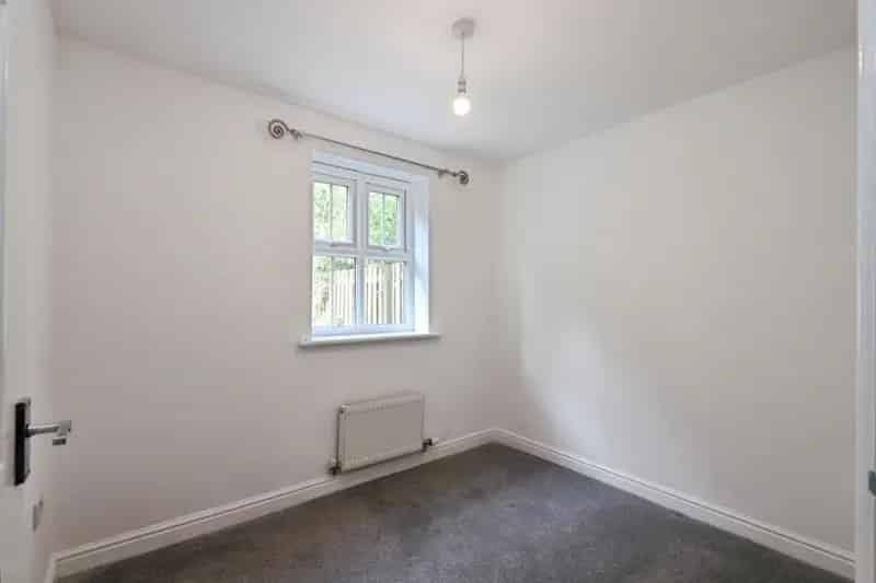 3 Bed Townhouse For Sale No Upward Chain