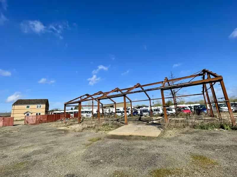 Industrial Unit and Office Block Requiring Refurbishment
