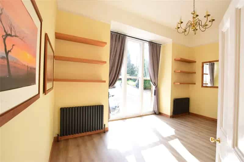 1 Bedroom Apartment to Rent Available April 25 2025