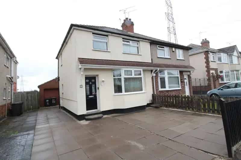 3 Bedroom Semi Detached House for Sale Bedworth Warwickshire