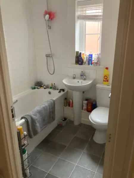 4 Year Old House New Build Private Parking Large Garden Hot Tub 2 Bathrooms