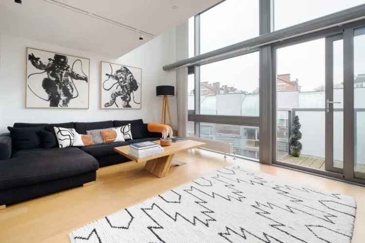 2 Bedroom Split Level Apartment for Sale in N1