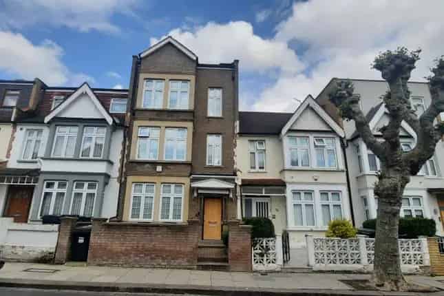 Terraced House for Sale Clifton Gardens London N15