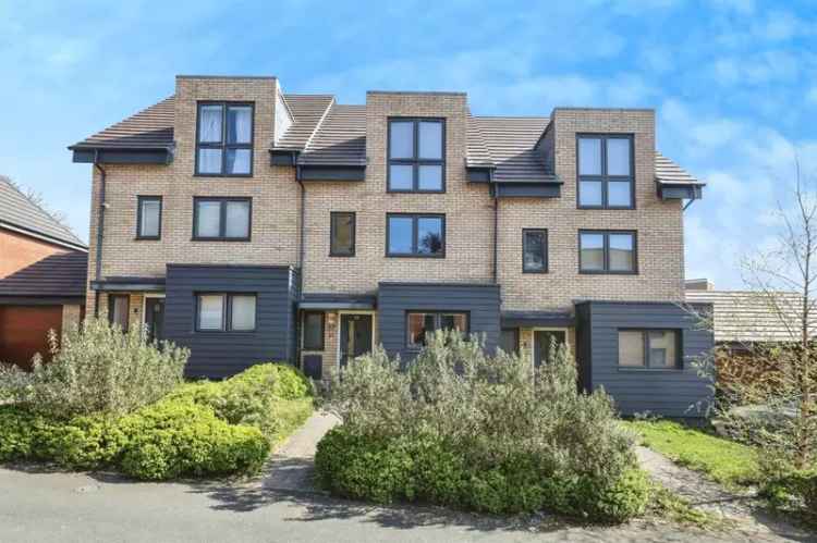 3-Bedroom House in Northfield Family Home Open Plan Living Ensuite Modern