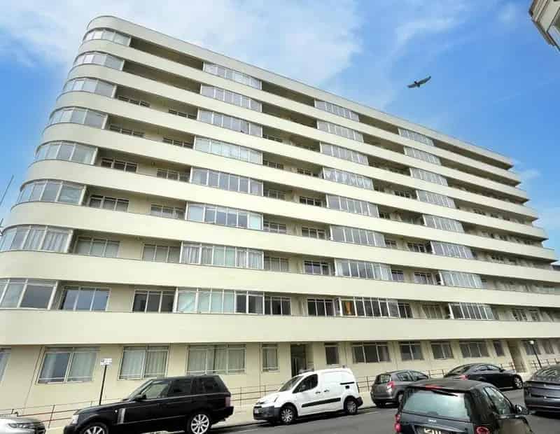 1 Bedroom Flat for Sale Brighton Sea Views Auction July 1st