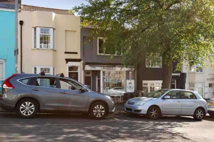 3 Bedroom Maisonette for Sale - South Facing Garden
