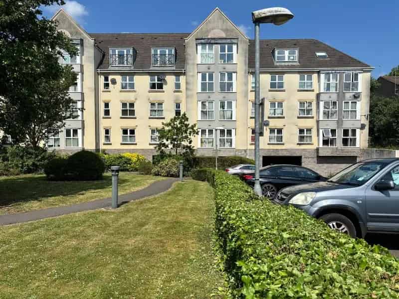 2 bedroom flat for sale