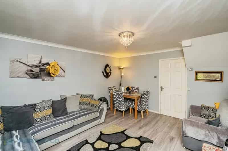 2 bedroom House
 For Sale