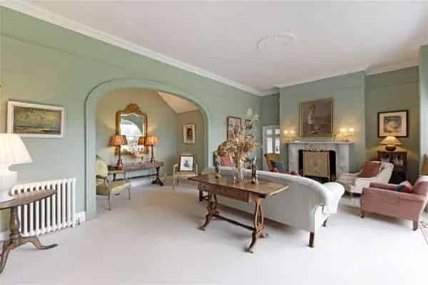 West Overton Family Home with Pool and Tennis Court