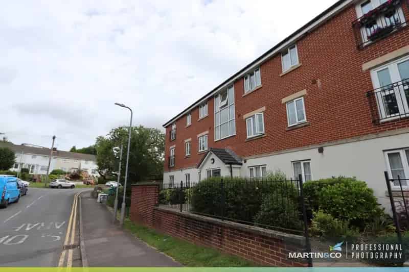 2 bedroom Flat
 To Rent