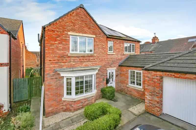 4 Bedroom Detached House For Sale in Hull