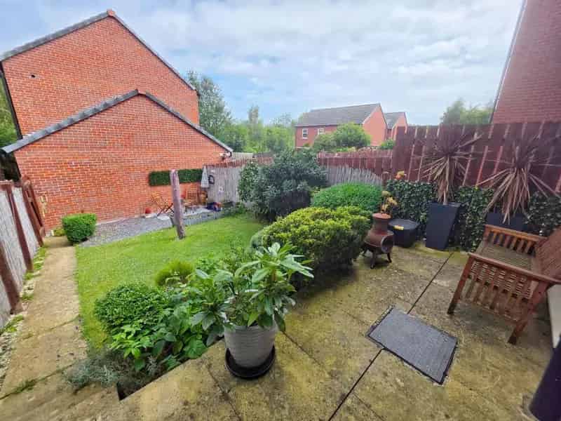 3 Bed House for Sale Modern Townhouse with Garage and Garden