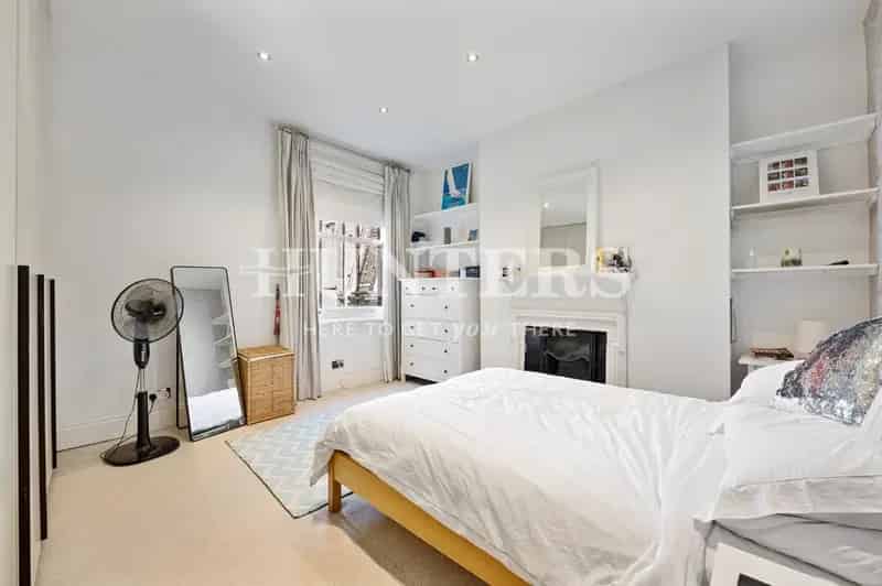 3 bedroom Flat
 For Sale