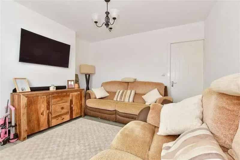 2 Bed Country Cottage for Sale