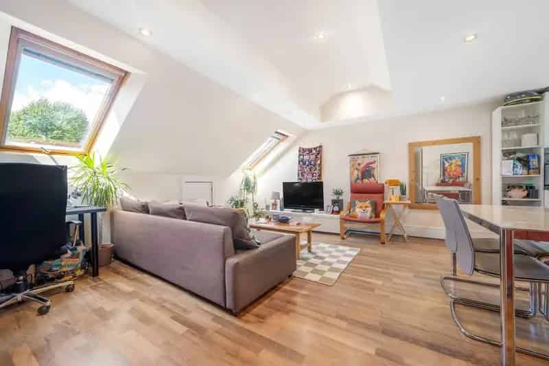 1 Bedroom Flat House to Rent in Brixton