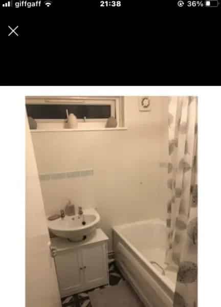 2 Bedroom House Large Garden Off Road Parking Near Schools