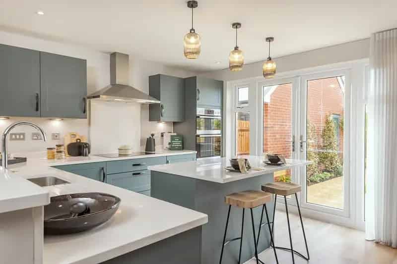 4 bed house for sale