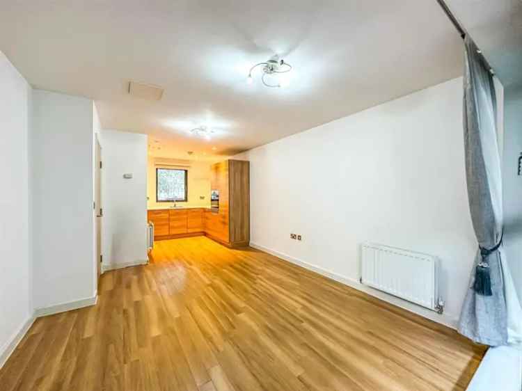 1 Bedroom Flat for Sale Near Brentwood Station