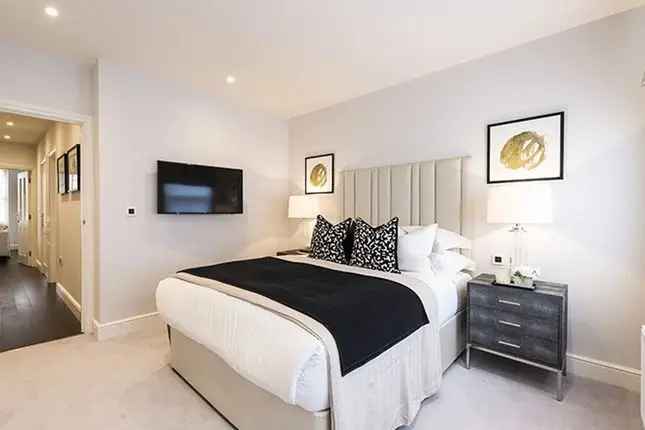 Flat to rent in Hamlet Gardens, London W6