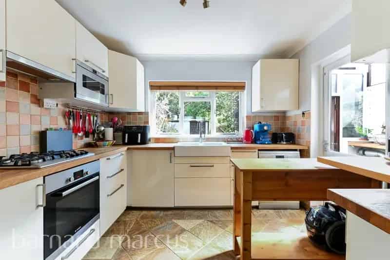 3 Bed Terrace House Worcester Park Extended