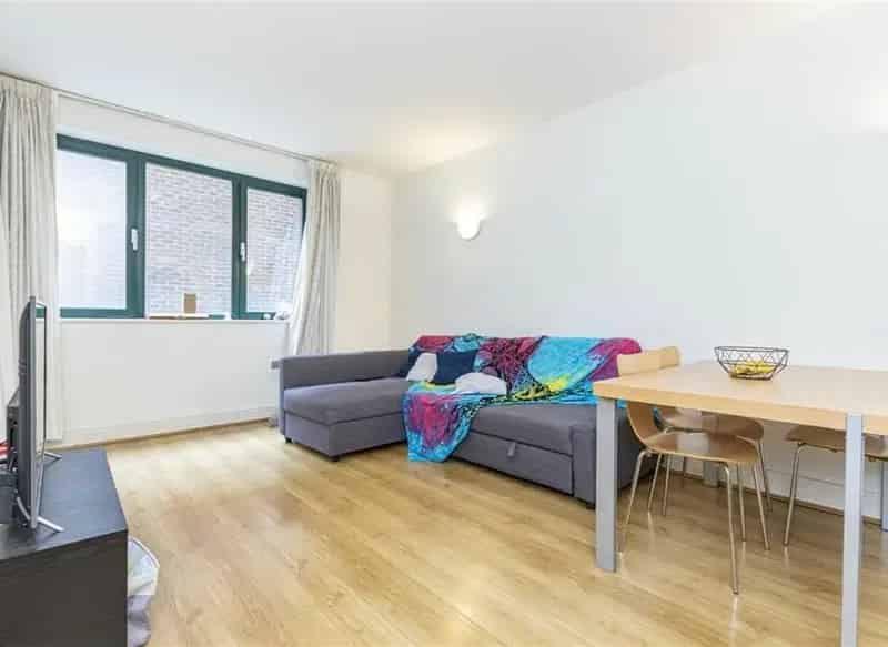 One Double Bedroom Flat near Fenchurch St Station