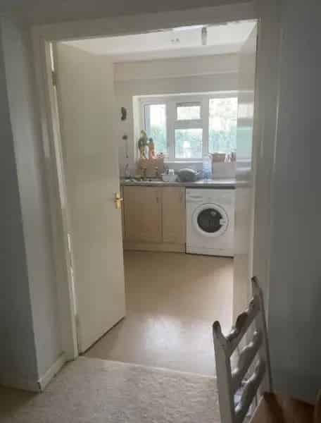Spacious One Bedroom Flat Barnes - Seeking Larger Property