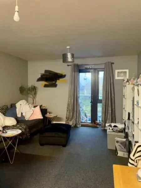 Flat For Rent in Mid Sussex, England