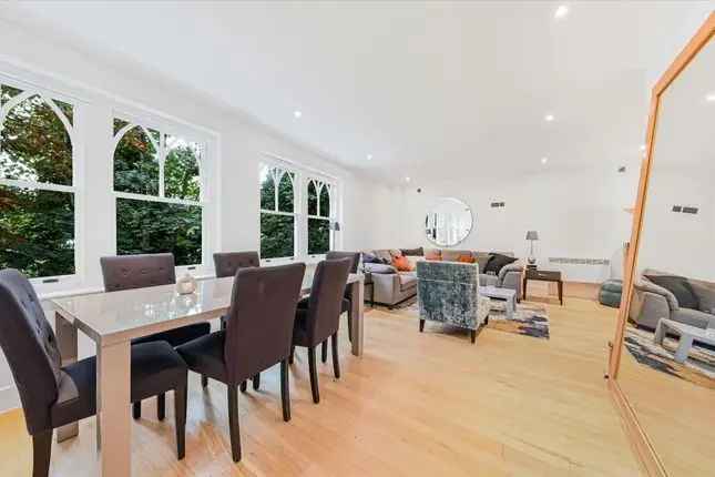 Hampstead Heath 3-Bed House  Near Underground Station